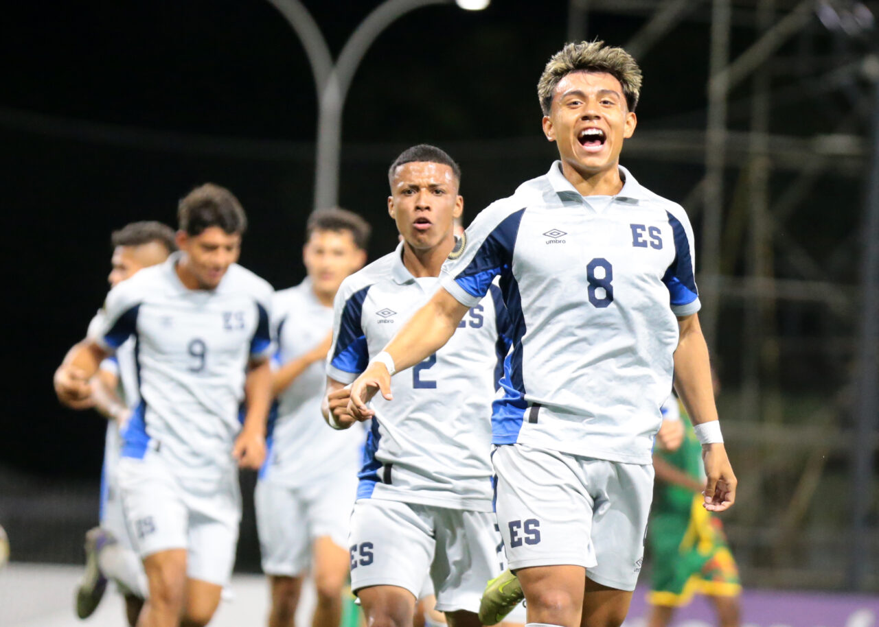El Salvador vuelve a la acción ante San Martín en el Grupo A