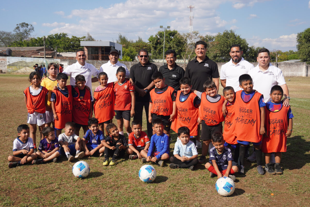 La Academia Bigger Game de la Concacaf se expande en El Salvador
