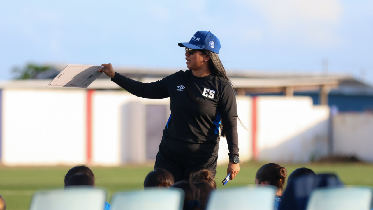 Debbie Gómez destaca la importancia del seguimiento en el desarrollo del fútbol femenino juvenil